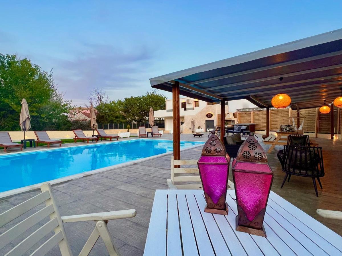 Beach Villa Verano With Private Pool By Dadovillas Сідарі Екстер'єр фото